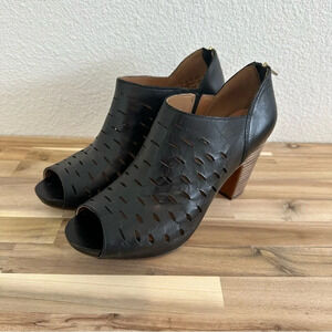 Clarks Okena Posh Peep-toe Bootie Black Size 9.5